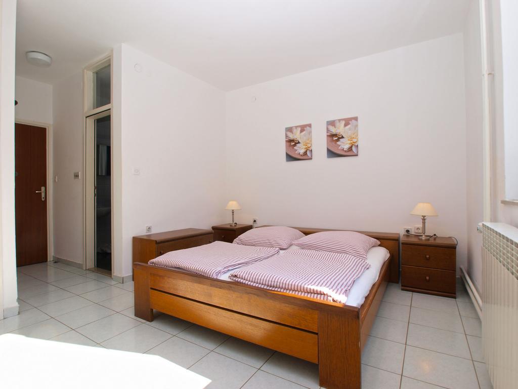 Apartments Zorka 1421 Pjescana Uvala Eksteriør billede
