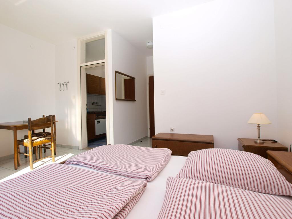 Apartments Zorka 1421 Pjescana Uvala Eksteriør billede