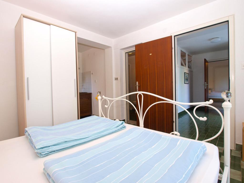 Apartments Zorka 1421 Pjescana Uvala Eksteriør billede