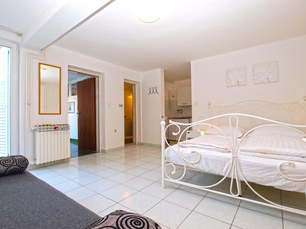 Apartments Zorka 1421 Pjescana Uvala Eksteriør billede