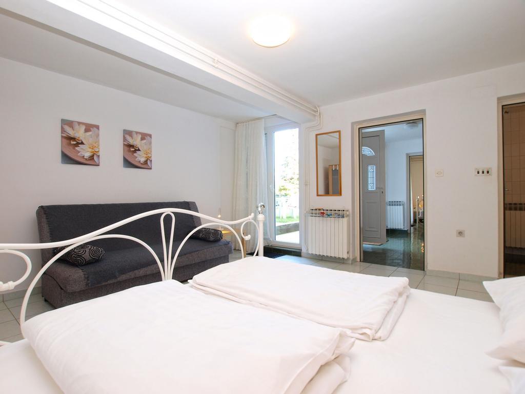 Apartments Zorka 1421 Pjescana Uvala Eksteriør billede